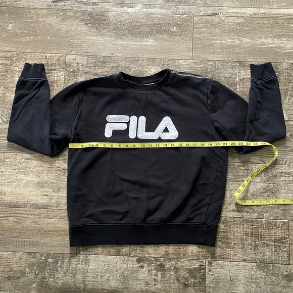 FILA Black Crewneck Sz Large - Picture 1 of 5